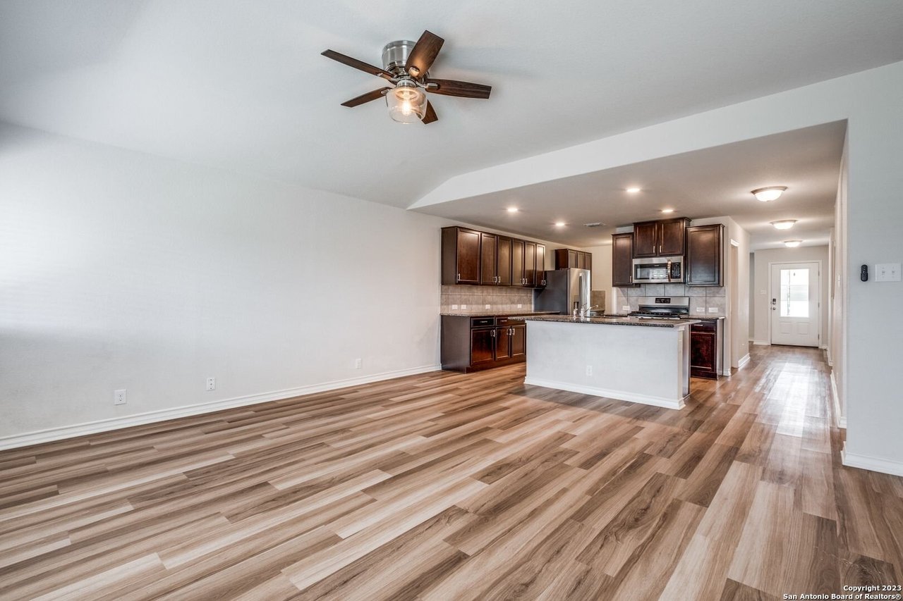 8927 Taylor Grove San Antonio, TX 78254