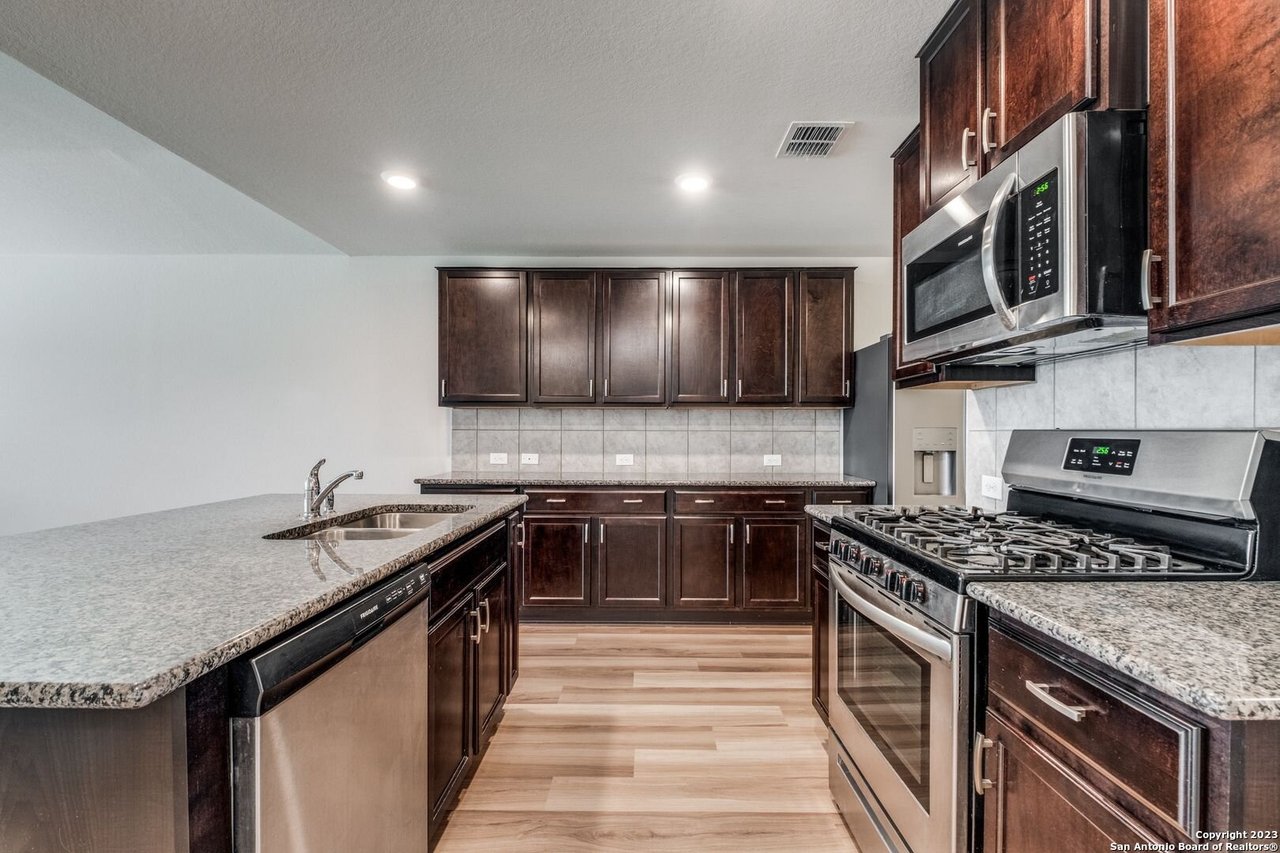 8927 Taylor Grove San Antonio, TX 78254