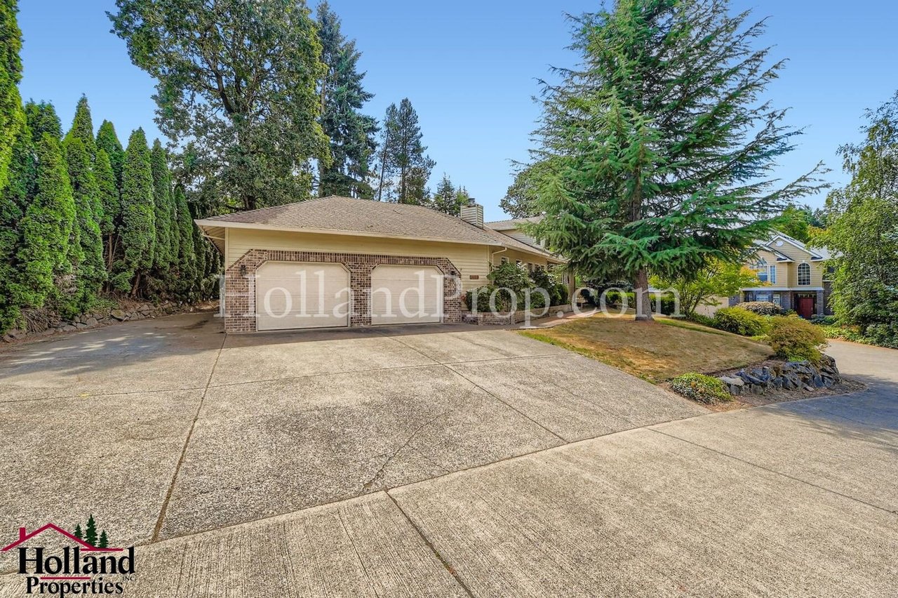 1655 SE Brookwood Ave Hillsboro, OR 97123