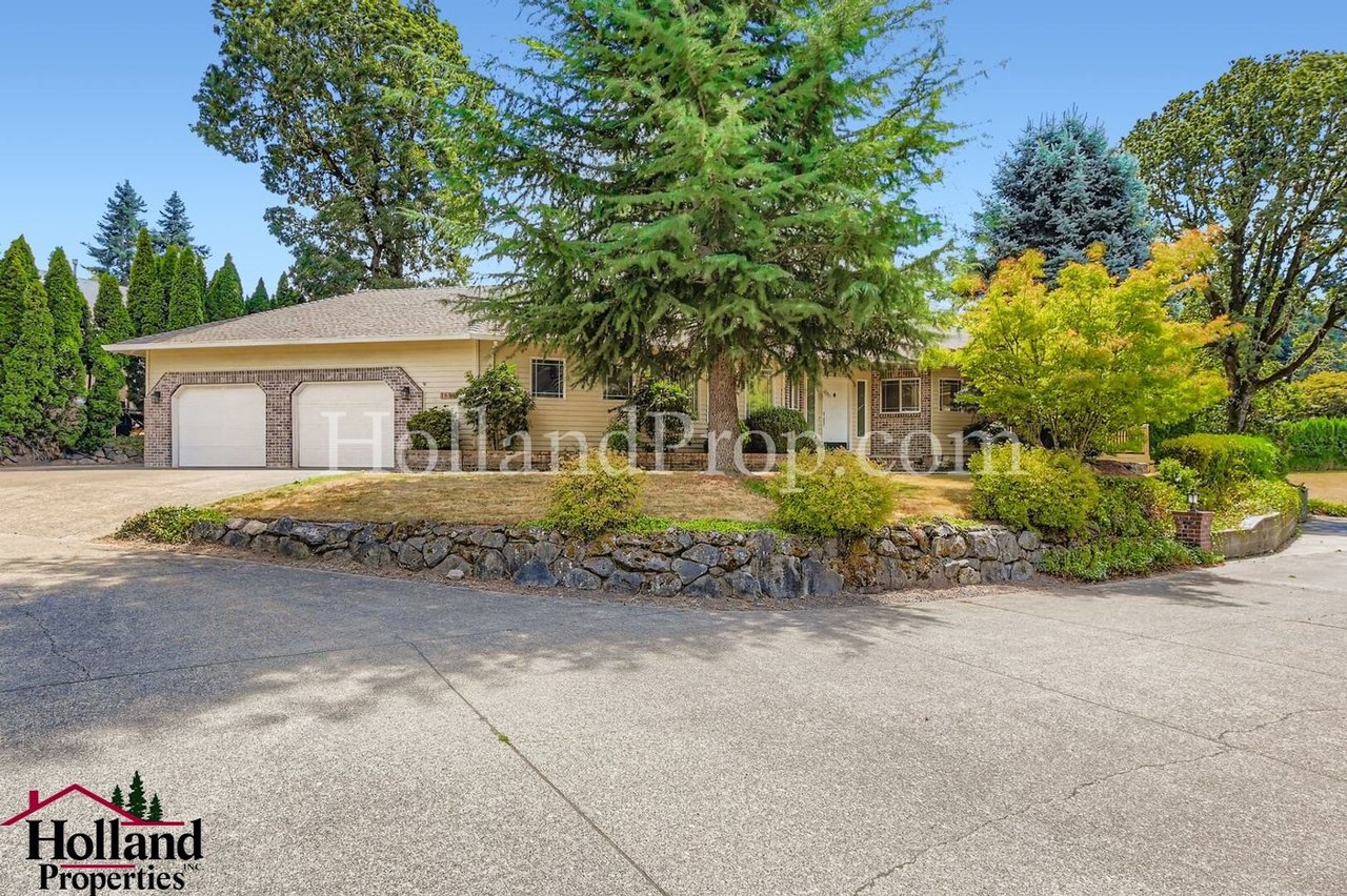 1655 SE Brookwood Ave Hillsboro, OR 97123