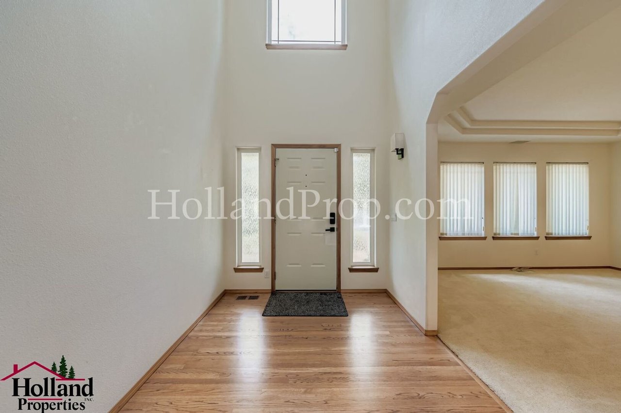 1655 SE Brookwood Ave Hillsboro, OR 97123
