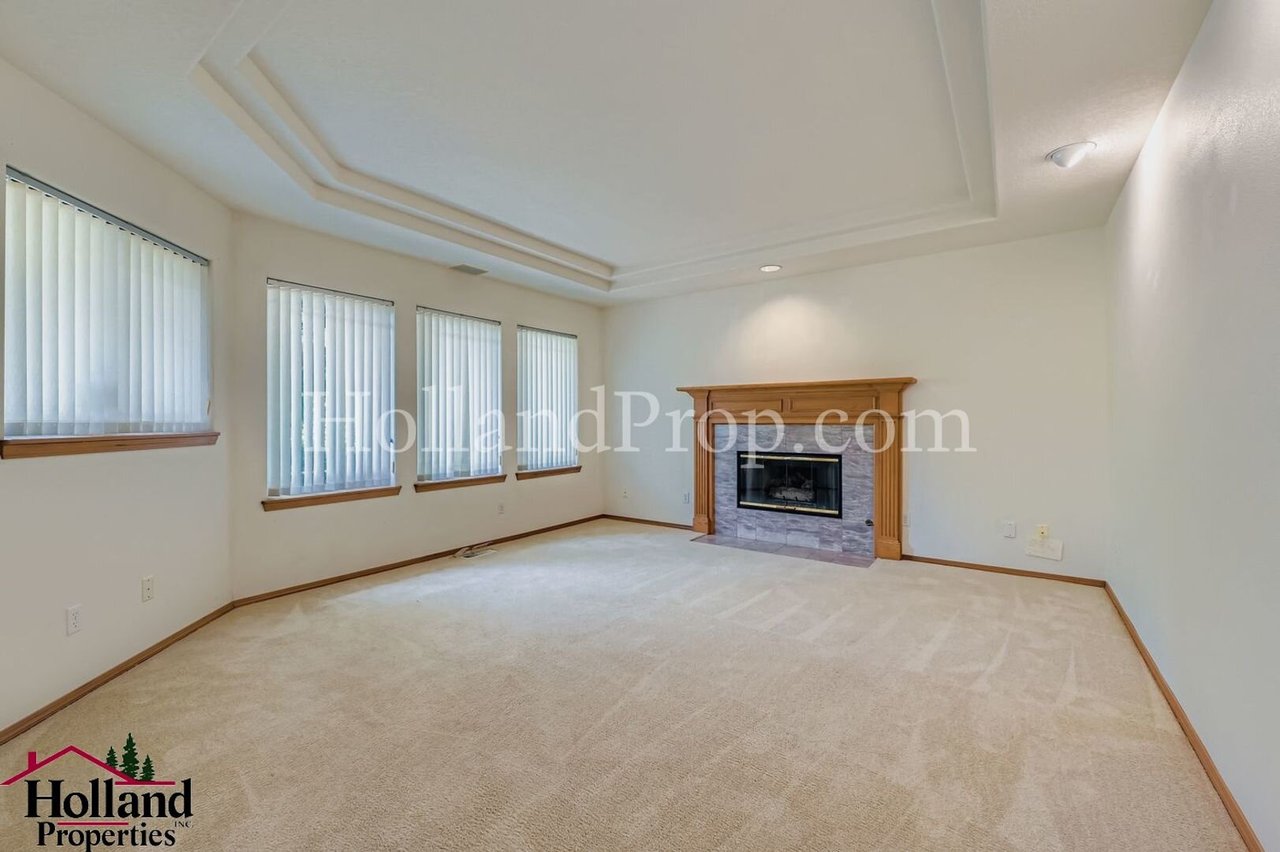 1655 SE Brookwood Ave Hillsboro, OR 97123
