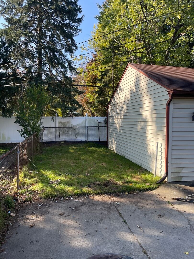 14855 Cleveland Ave - 14855 Cleveland Ave. Allen Park, MI 48101