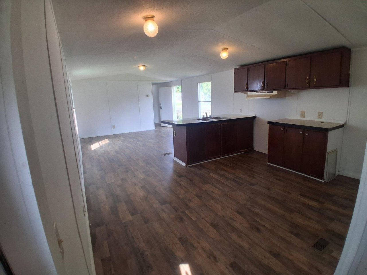 2305 Wysteria