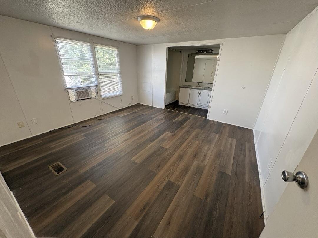 2415 Wysteria