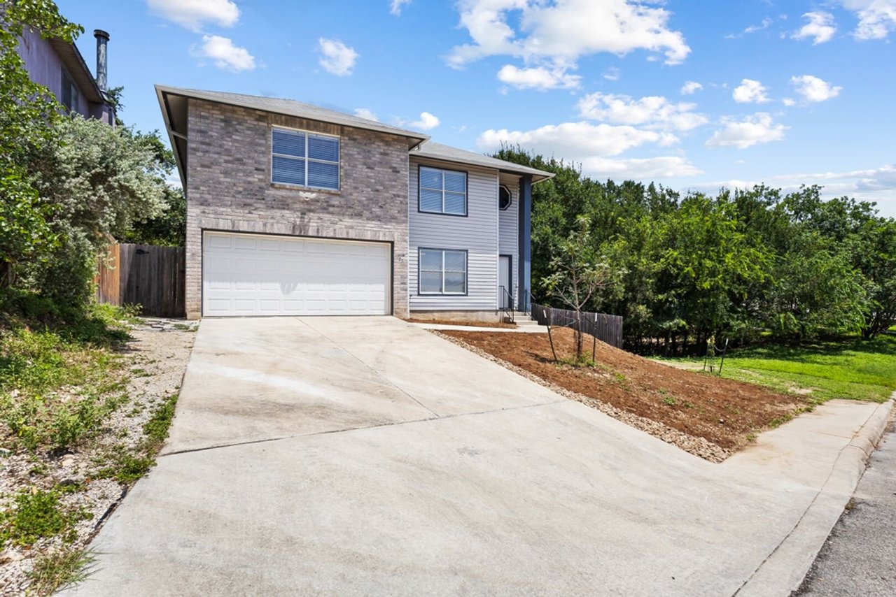 7705 Autumn Bluff San Antonio, TX 78240