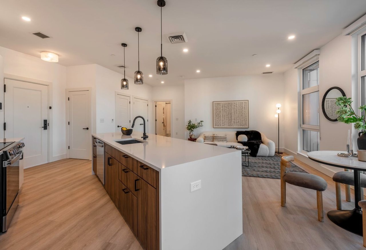 16 - 20 Medford St. 202 Somerville, MA 02134