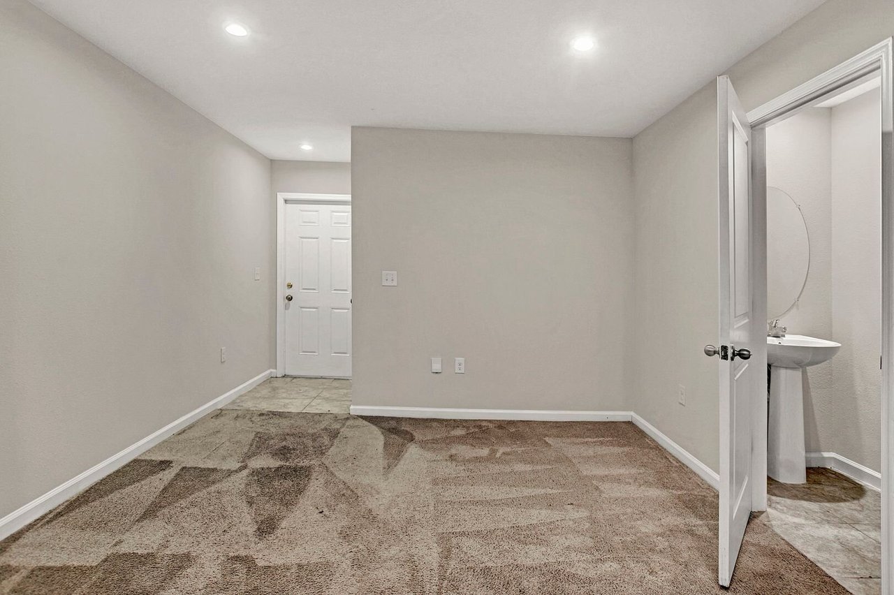 5958 Creekside Crossing Dr Jacksonville, FL 32210