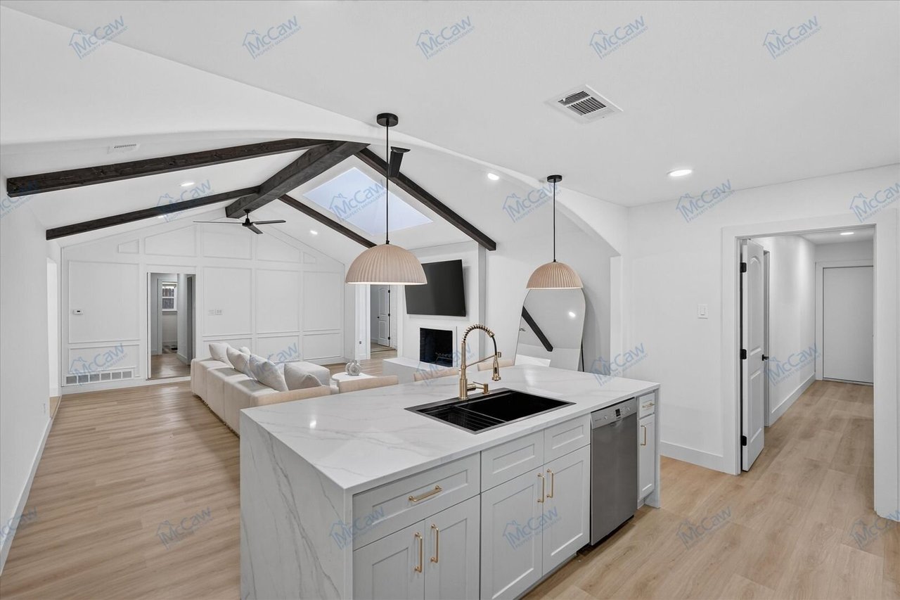 1513 Carriage Ln. Garland, TX 75043