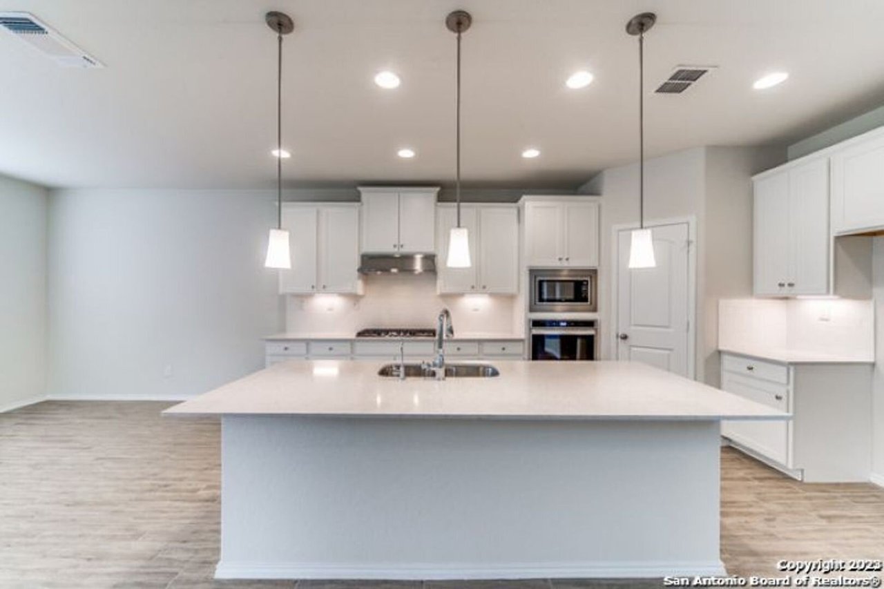 332 Aberdeen Boerne, TX 78015