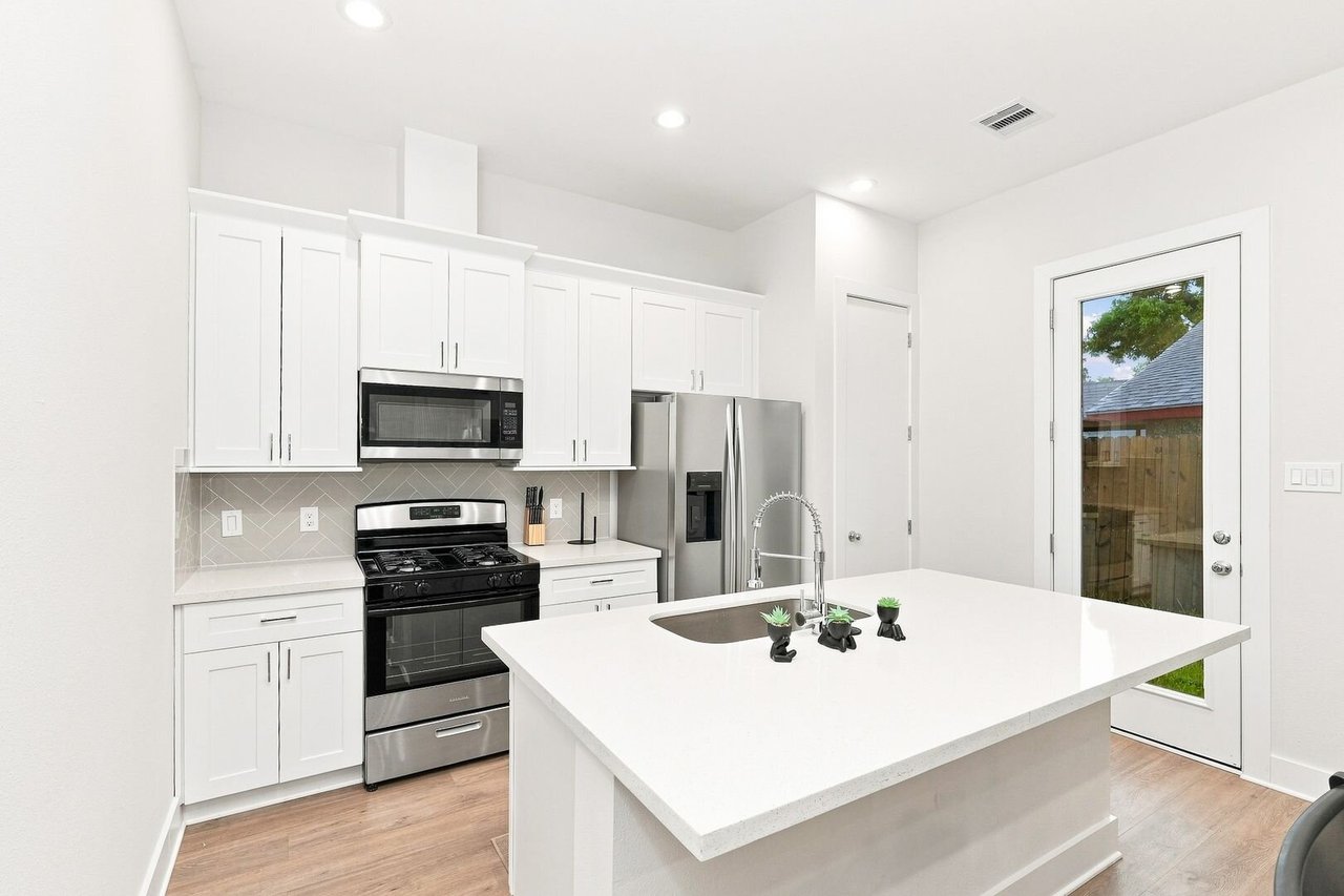 835 Dorchester Street Unit D Houston, TX 77022