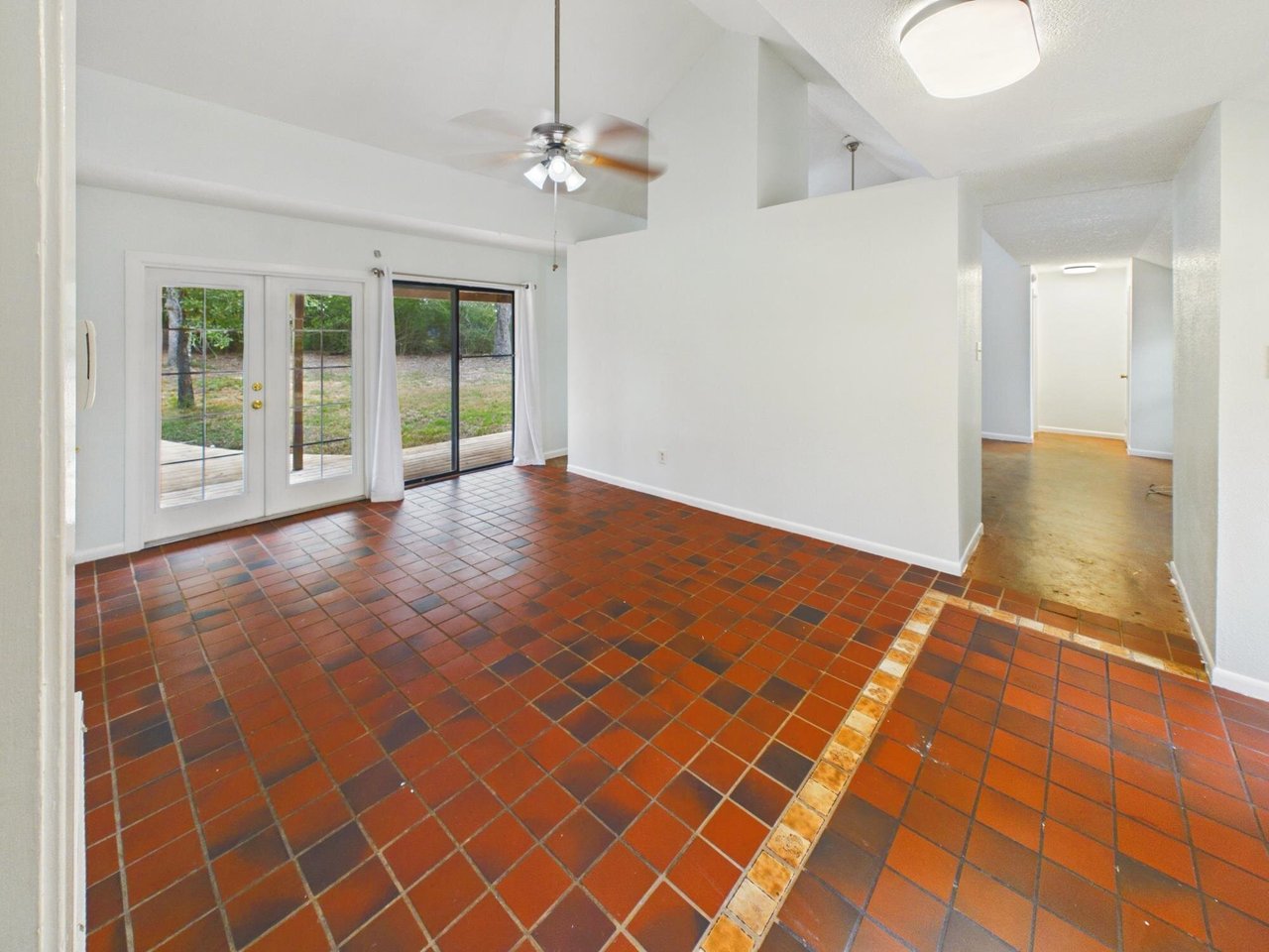 11121 N Dowling