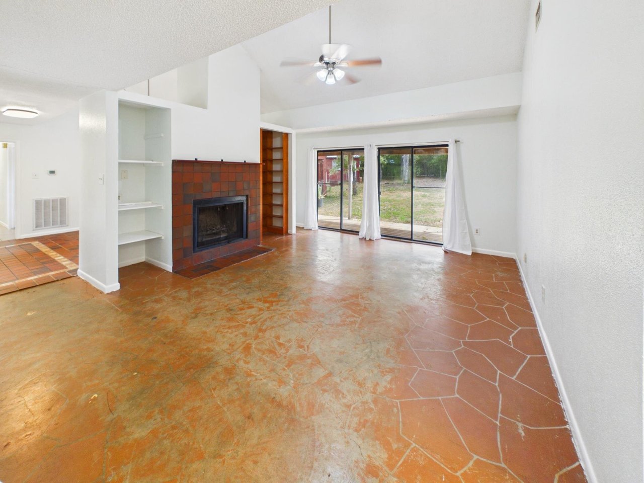 11121 N Dowling