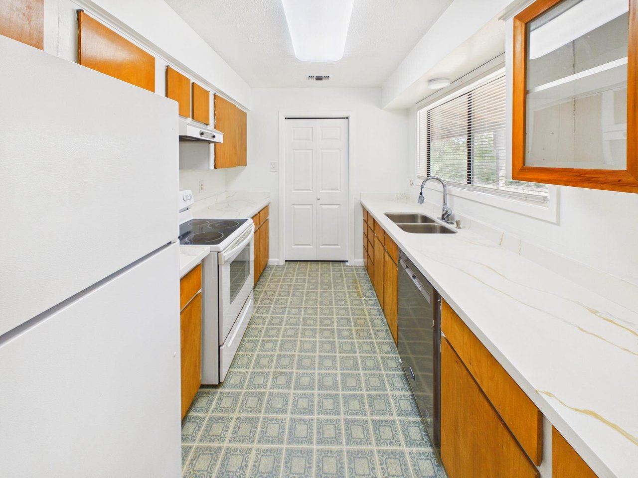 11121 N Dowling