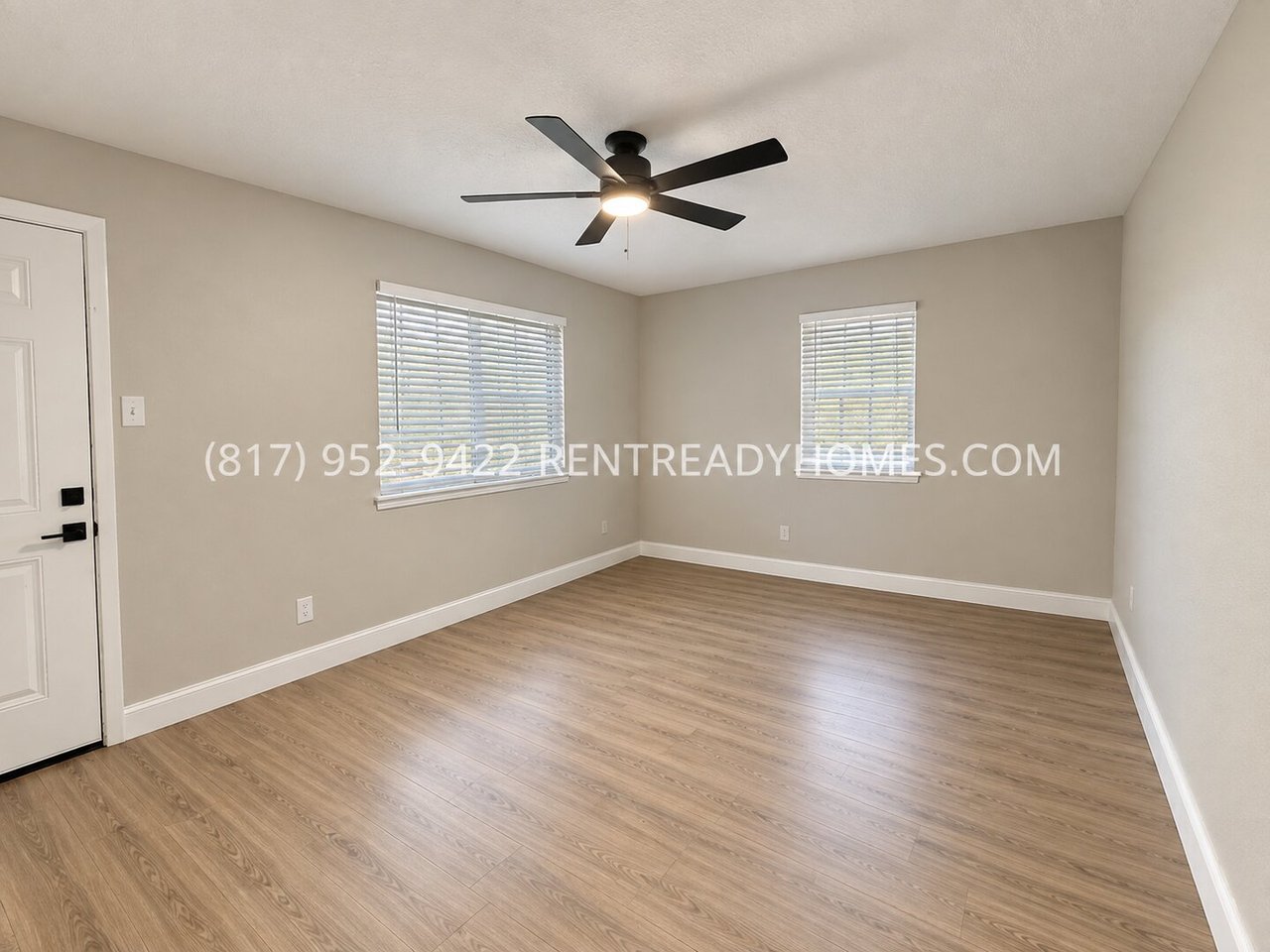 806 N Center St, Arlington, TX 76011