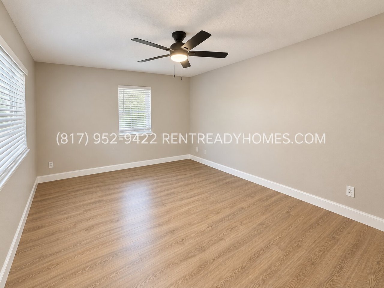 806 N Center St, Arlington, TX 76011