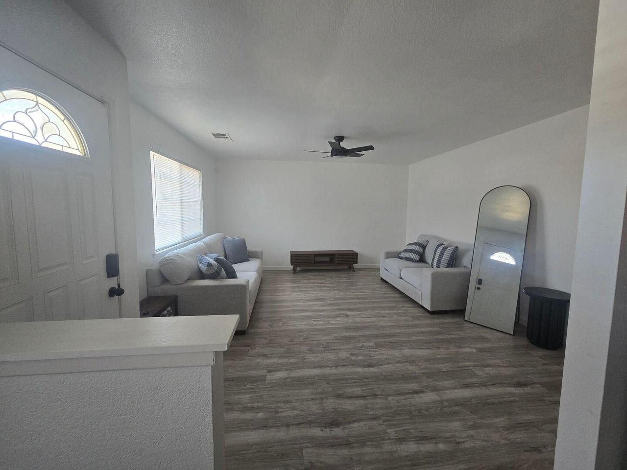 1875 Idlewood Cir Hanford, CA 93230