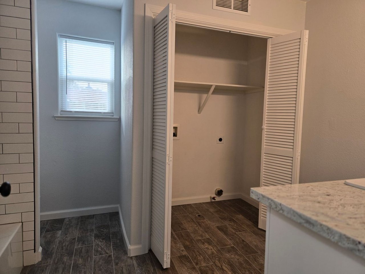 664 W Cinnamon Ave Hanford, CA 93230