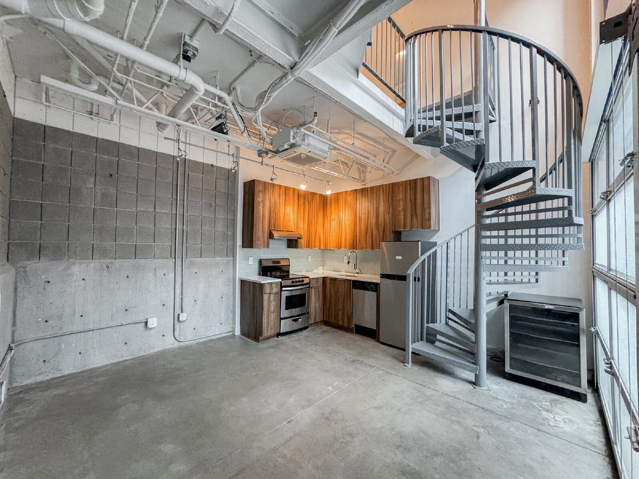 360 West Broadway, Unit 216