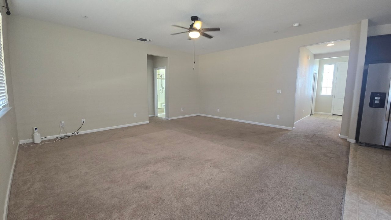 1443 Greenbrier Dr Hanford, CA 93230