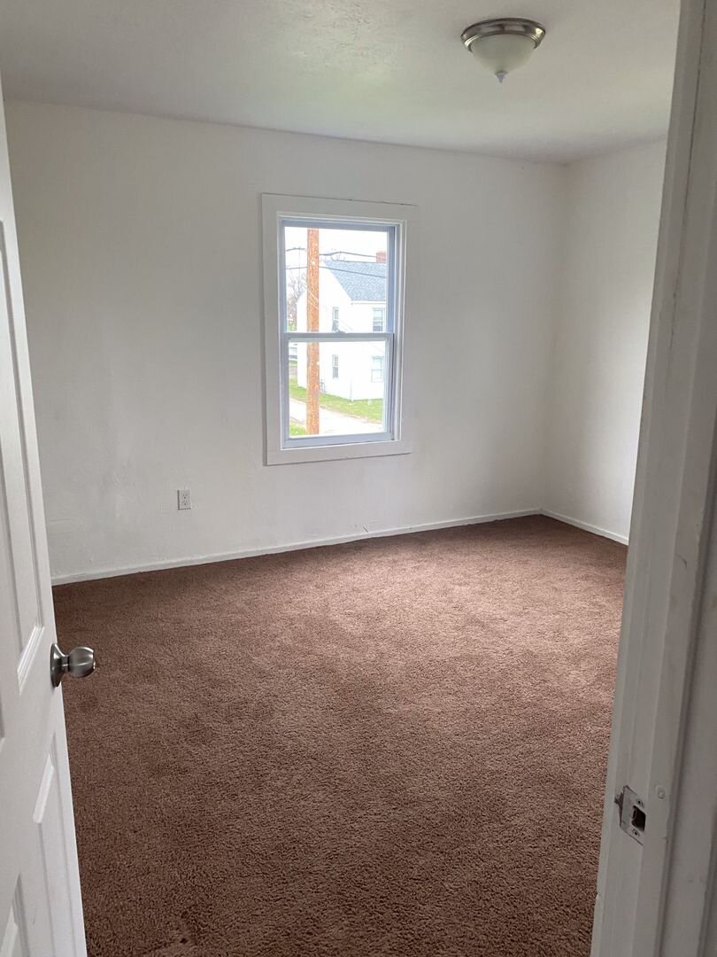 848-854 N. Central Drive - 854 Lorain, OH 44052