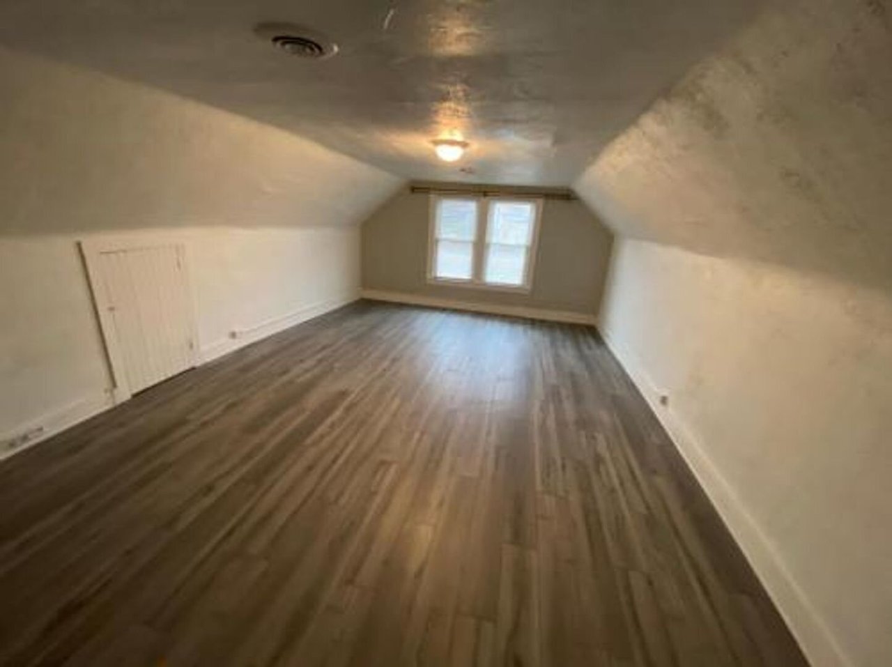 3221 Washington Blvd - Third Floor Cleveland Heights, OH 44118