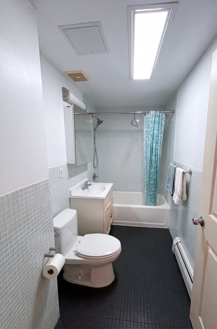 136-16 35th Ave Unit 3C Flushing, NY 11354