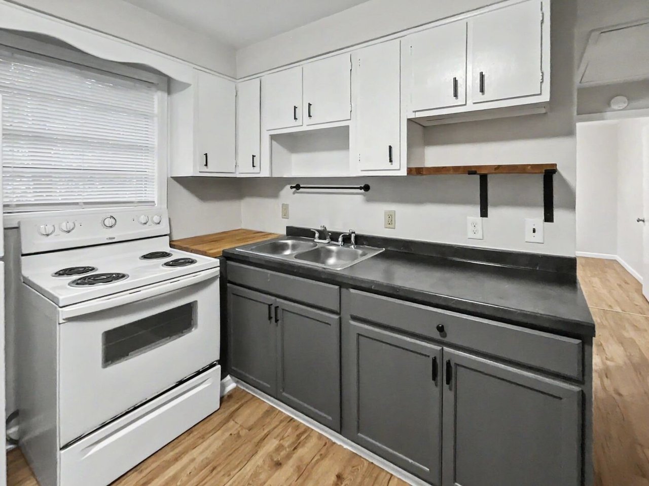 1813 Walker Avenue - B Greensboro, NC 27403