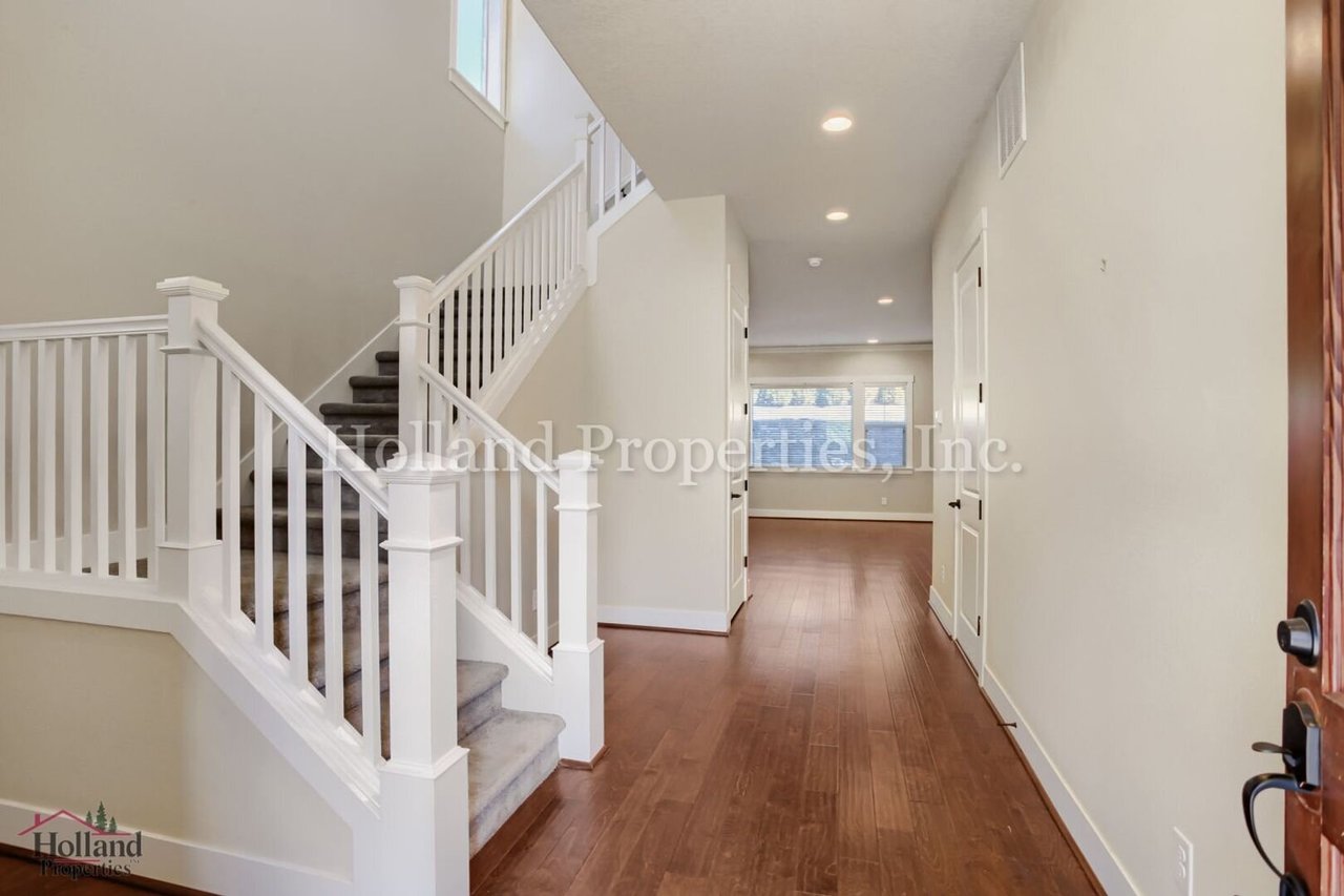 17435 SW Forest Hollow St Beaverton, OR 97007