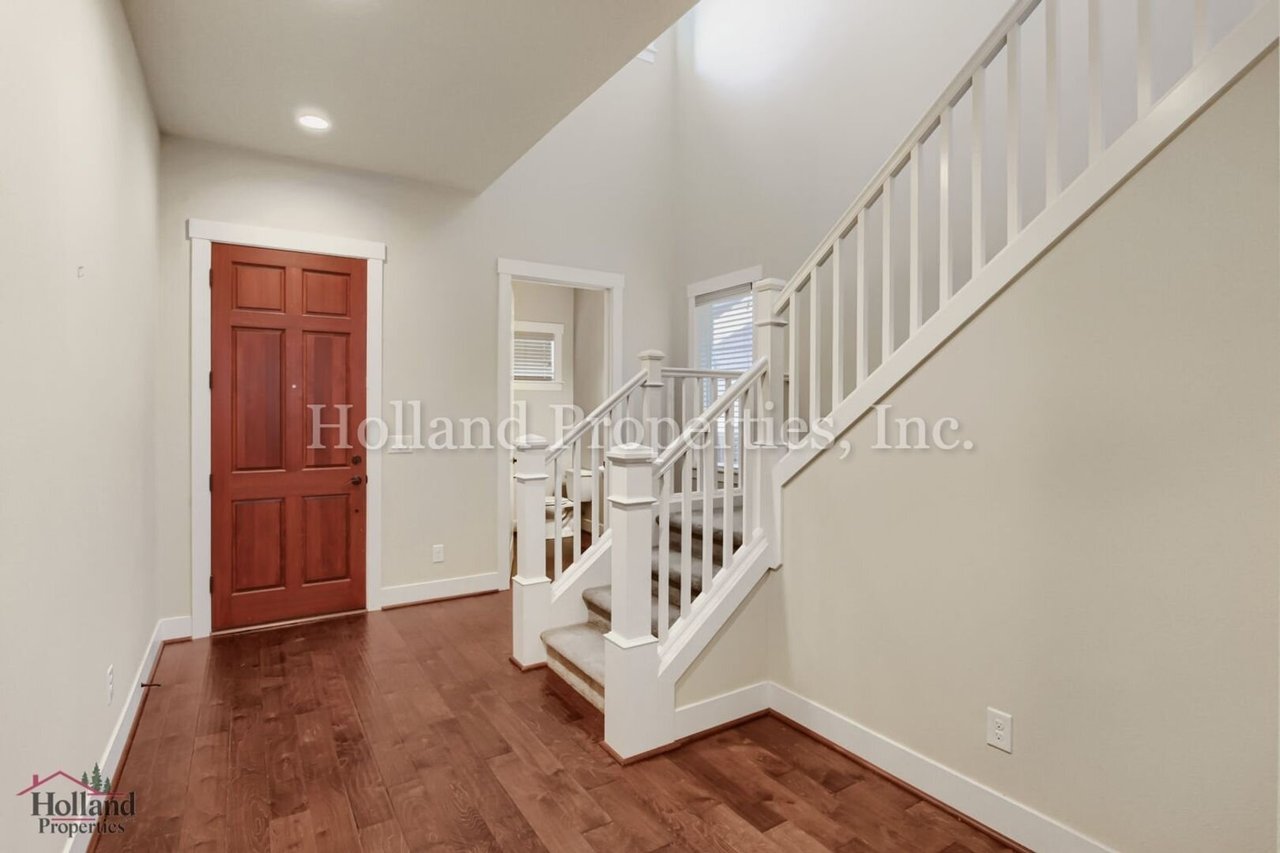 17435 SW Forest Hollow St Beaverton, OR 97007