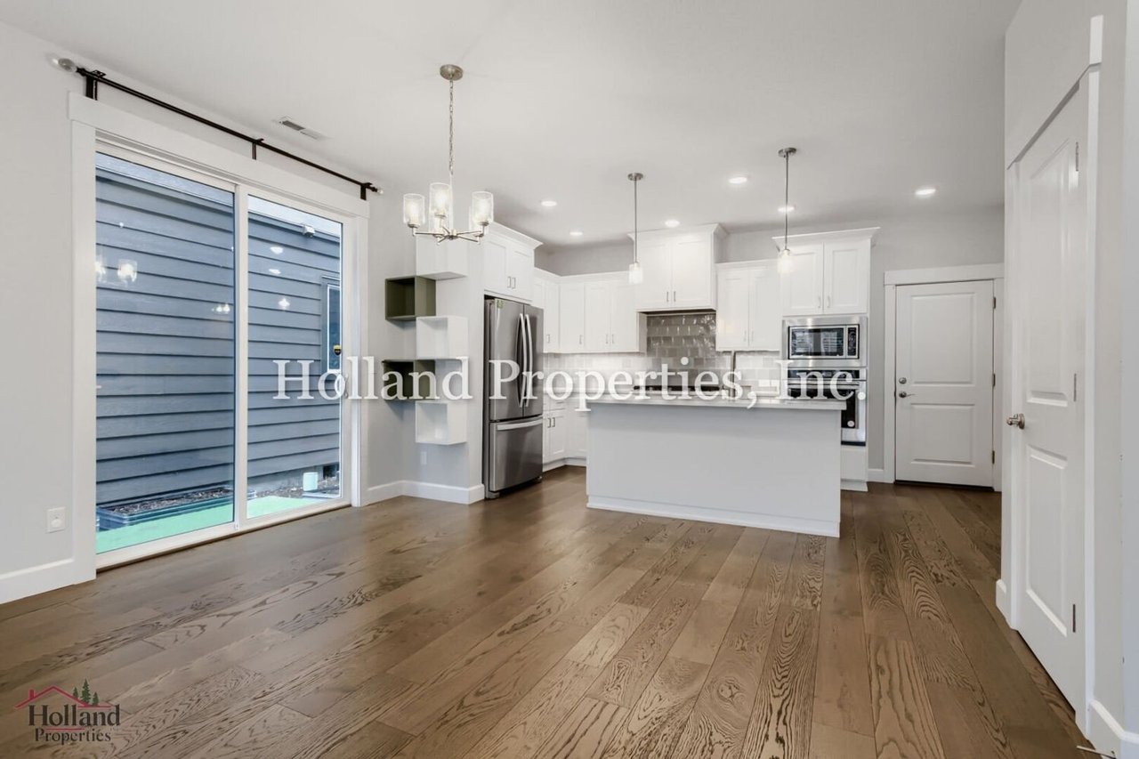 3933 SE 83rd Ave Hillsboro, OR 97123