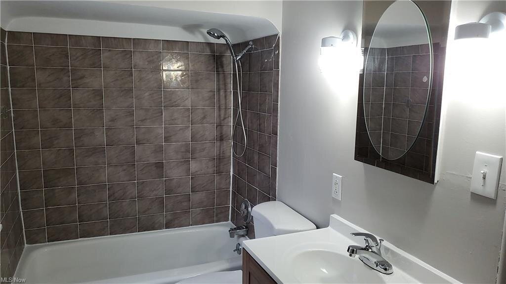1492 Maplegrove Road  South Euclid OH 44121 - 1492 Maple Grove Rd