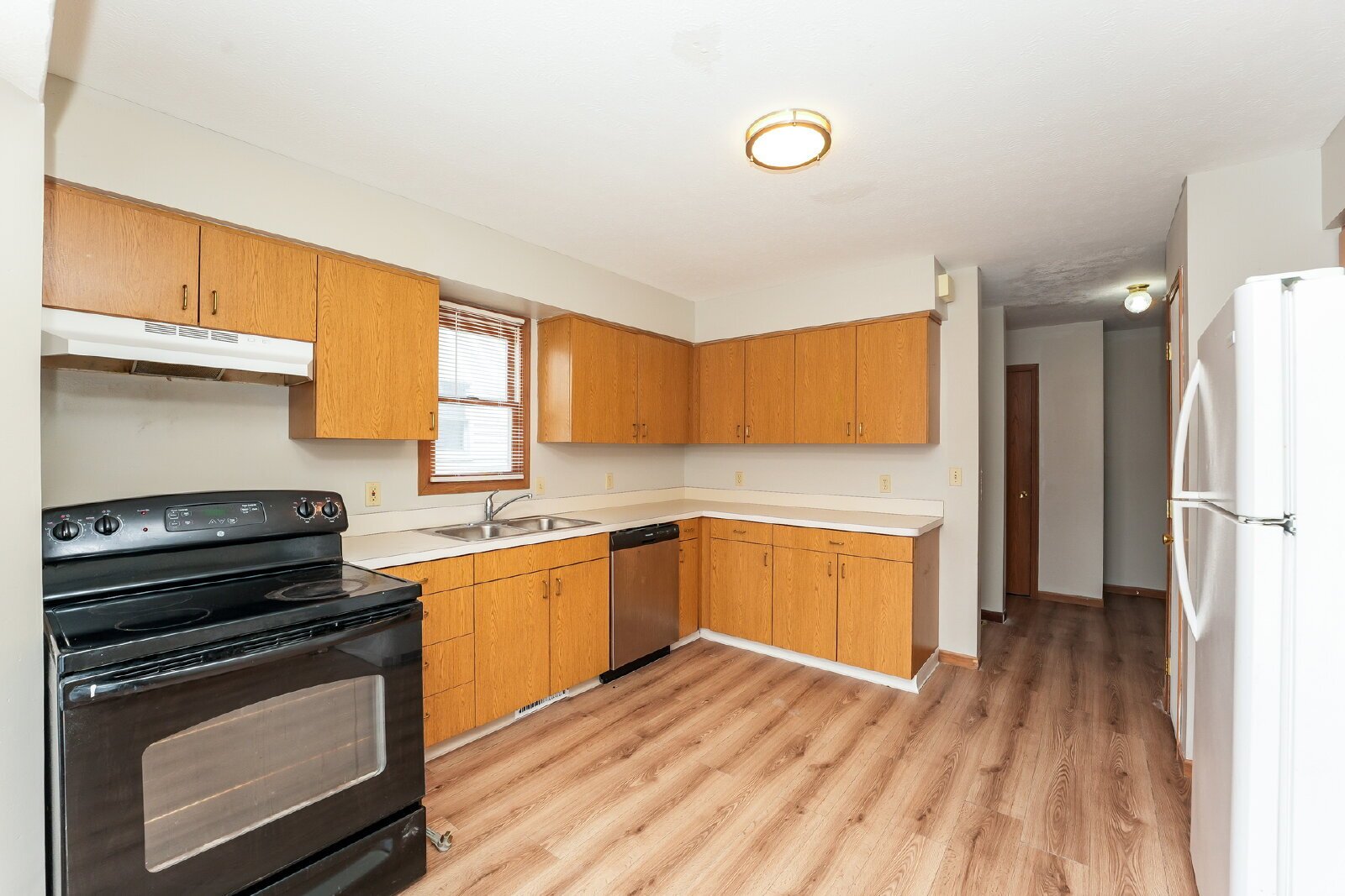 6503 Snow Rd, Parma, OH, 44129, US photo 6