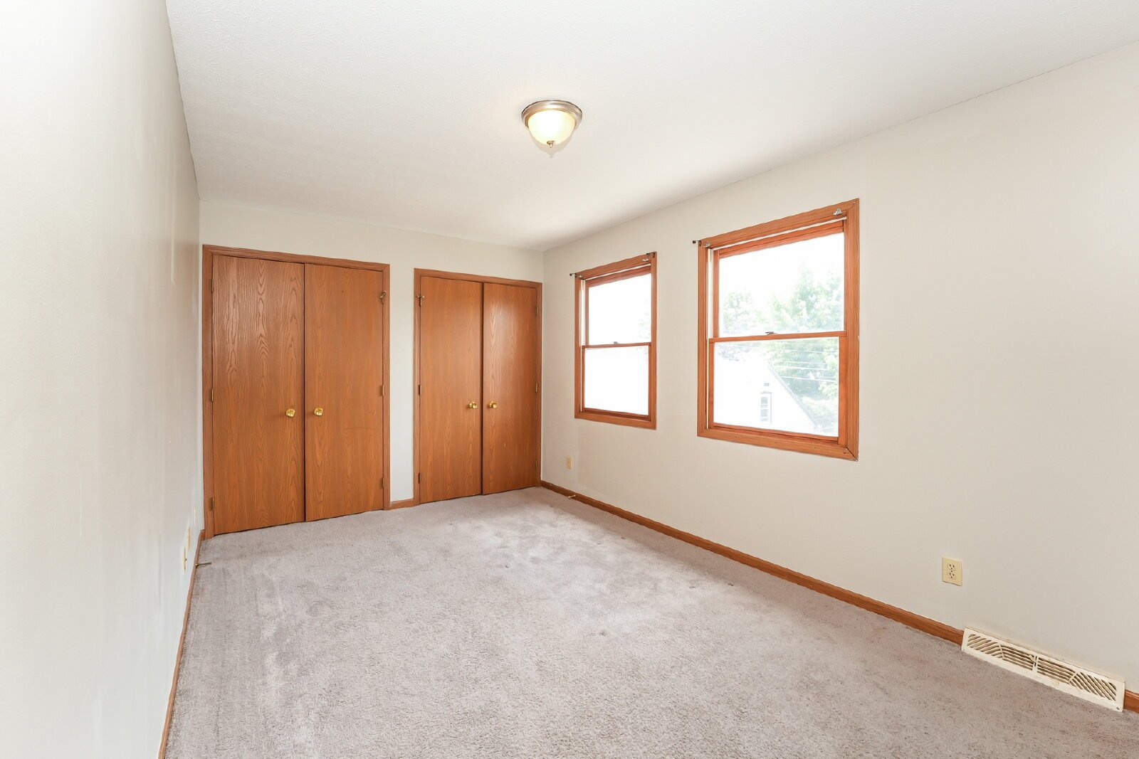 6503 Snow Rd, Parma, OH, 44129, US photo 8