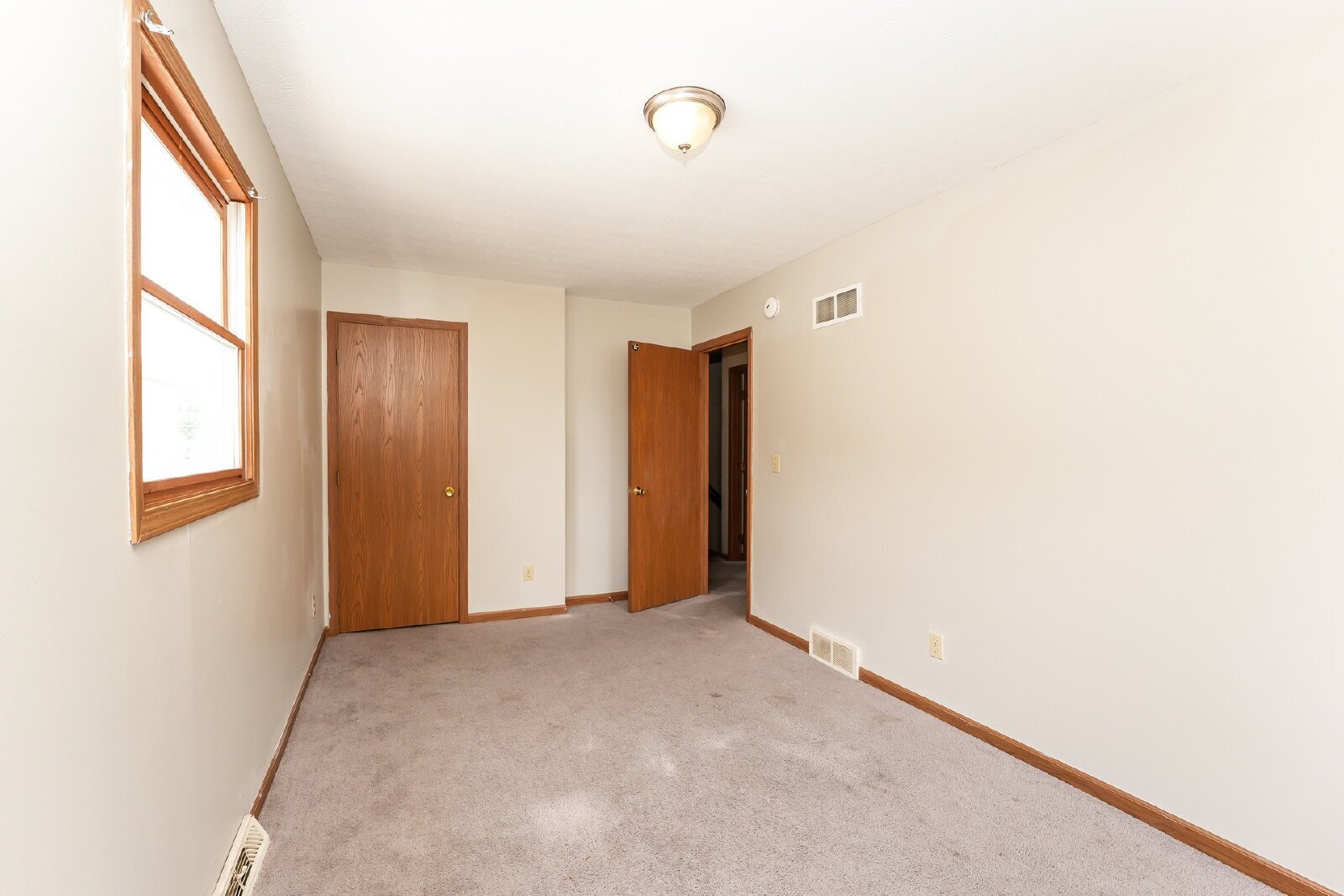 6503 Snow Rd, Parma, OH, 44129, US photo 10
