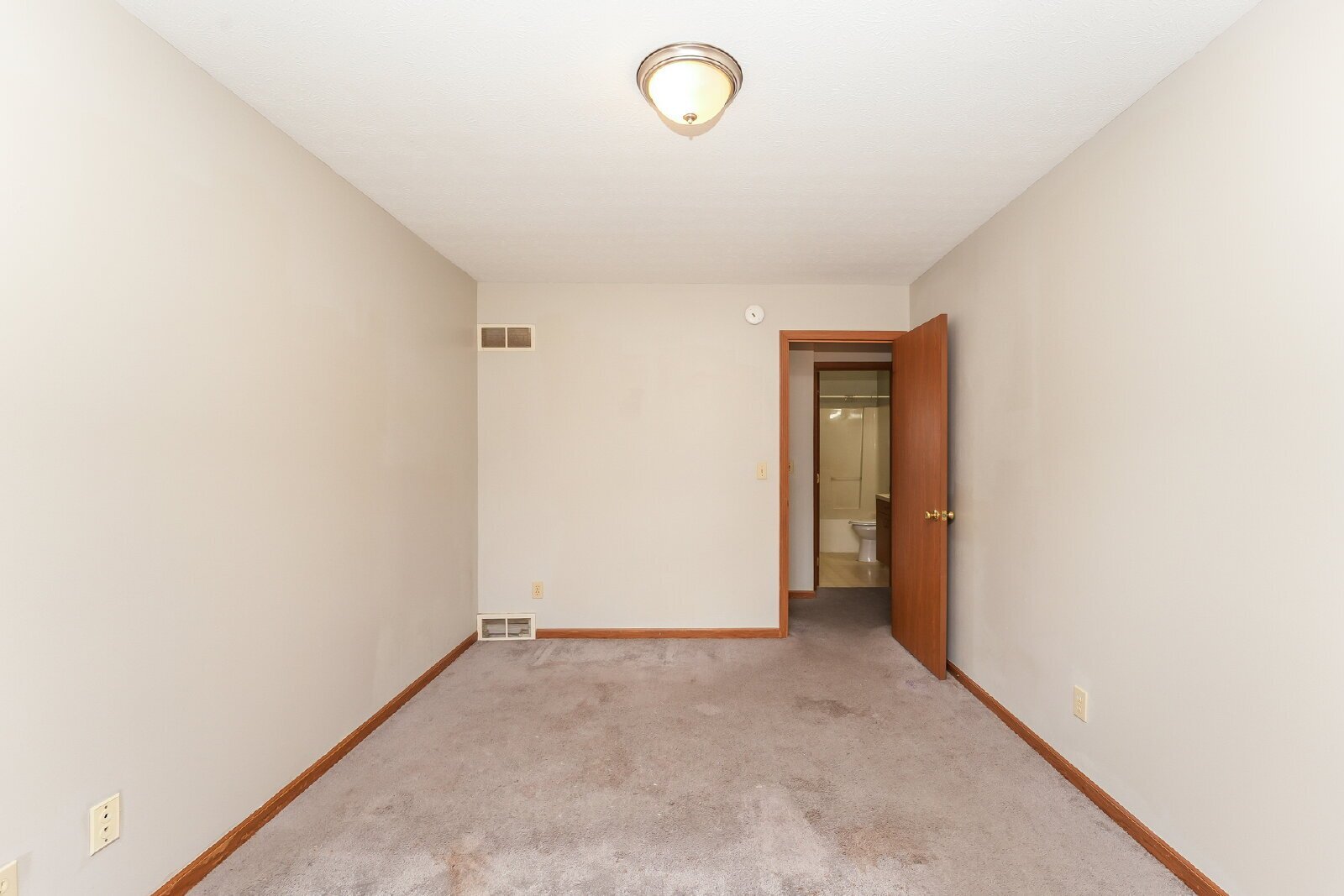 6503 Snow Rd, Parma, OH, 44129, US photo 12