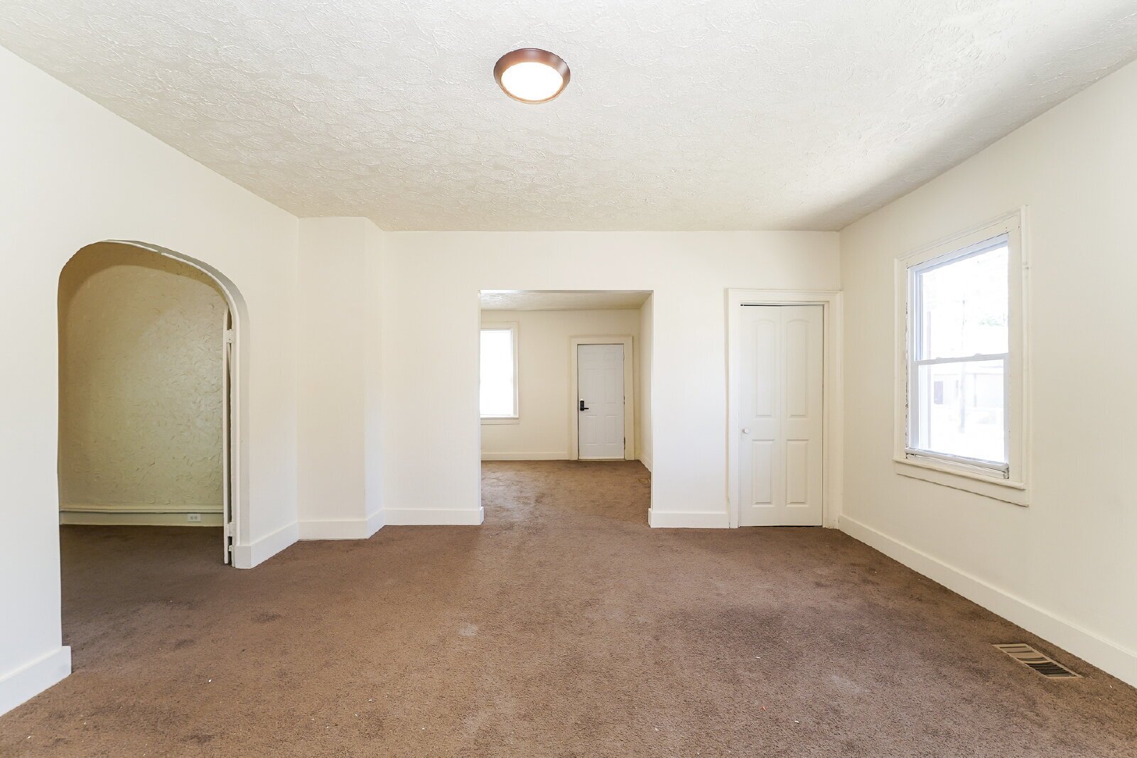 3460 Erin Ave, Cleveland, OH, 44113, US photo 11