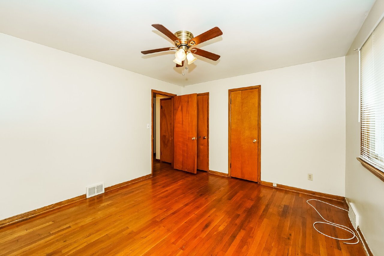4991 East Wallings Road  Broadview Heights OH 44147 - 4991 East Wallings Road