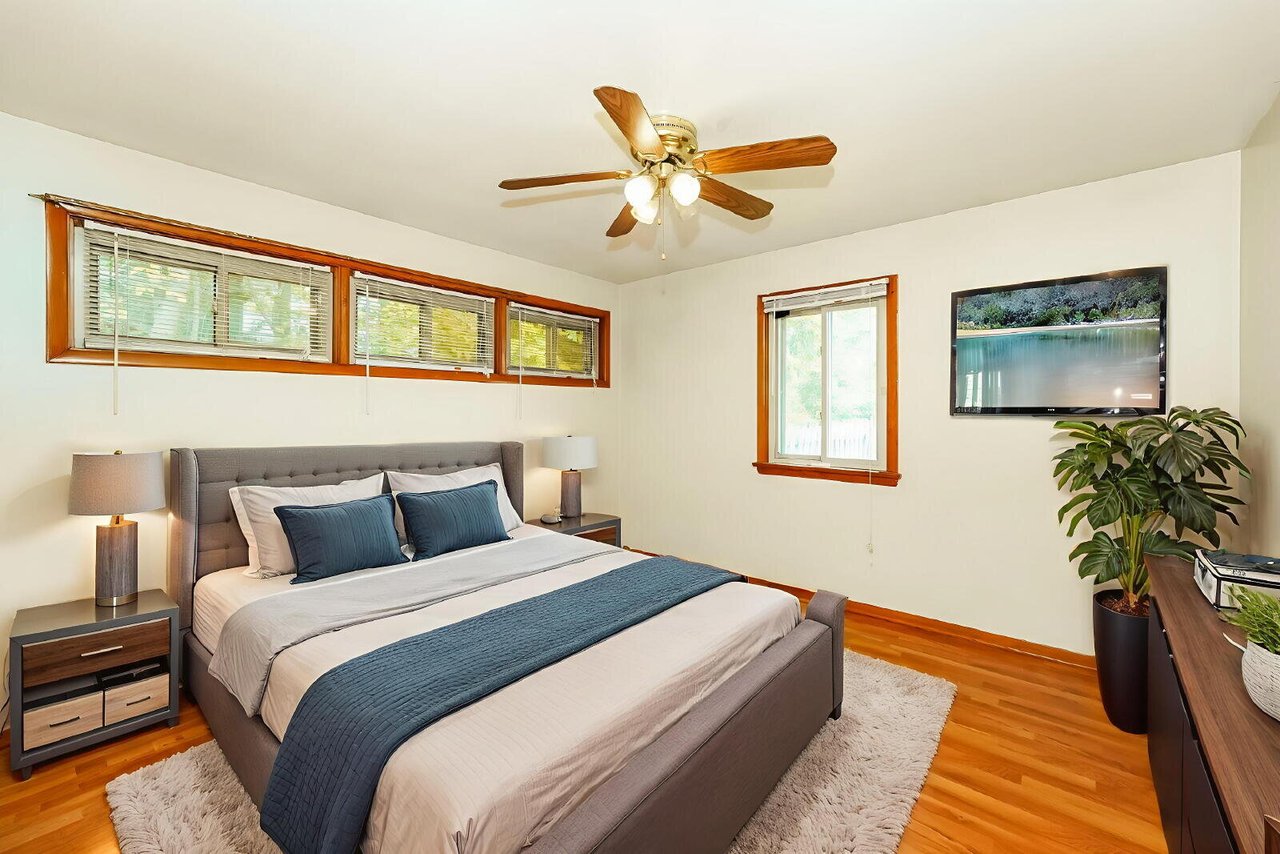 4991 East Wallings Road  Broadview Heights OH 44147 - 4991 East Wallings Road