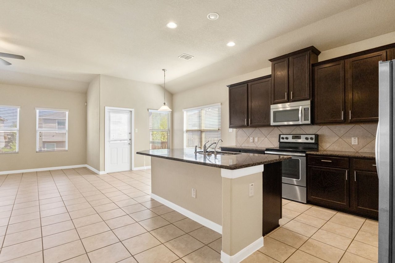 11407 Oaks Hike San Antonio, TX 78245