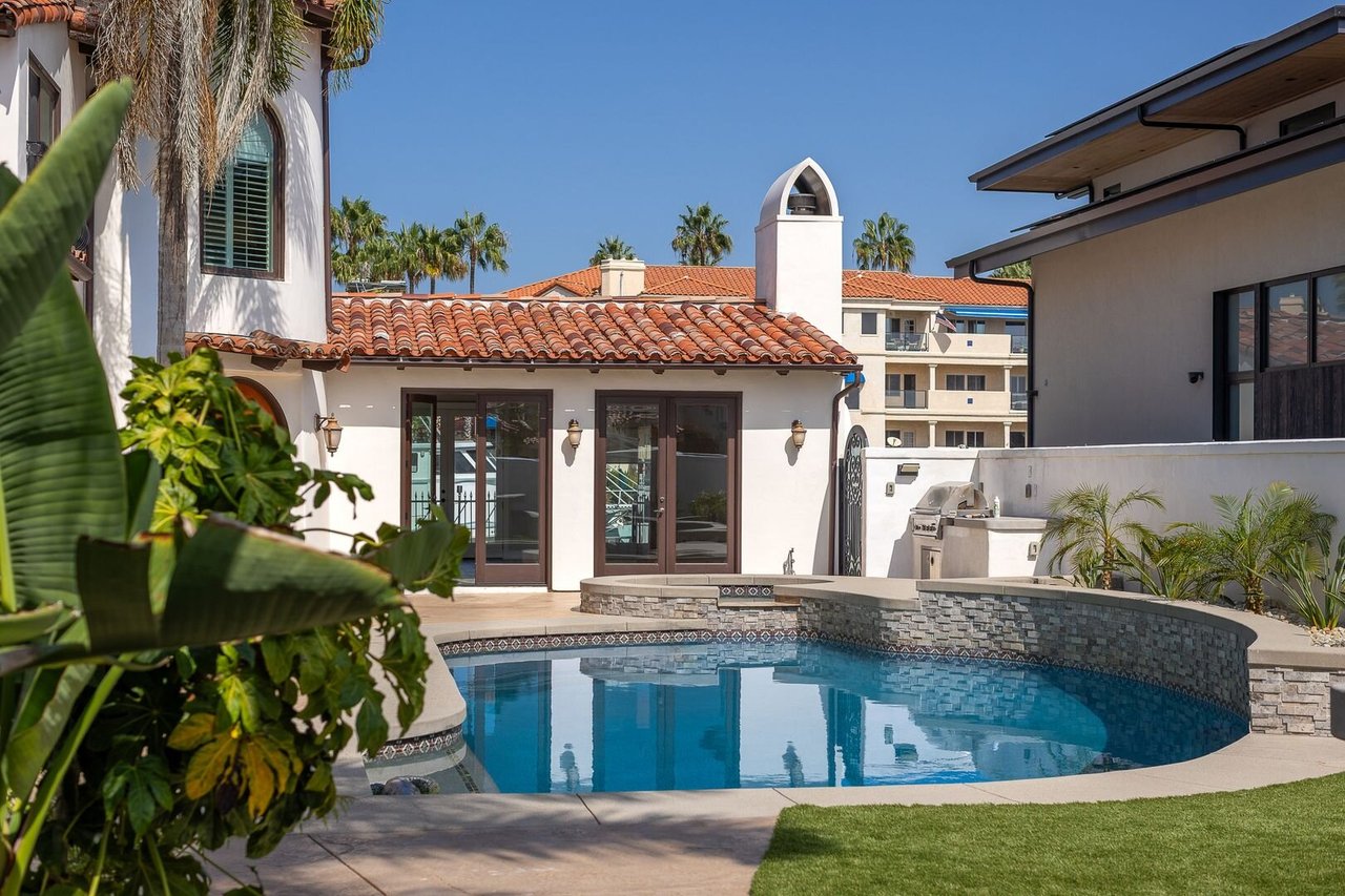 4211 W Hemlock St Oxnard, CA 93035