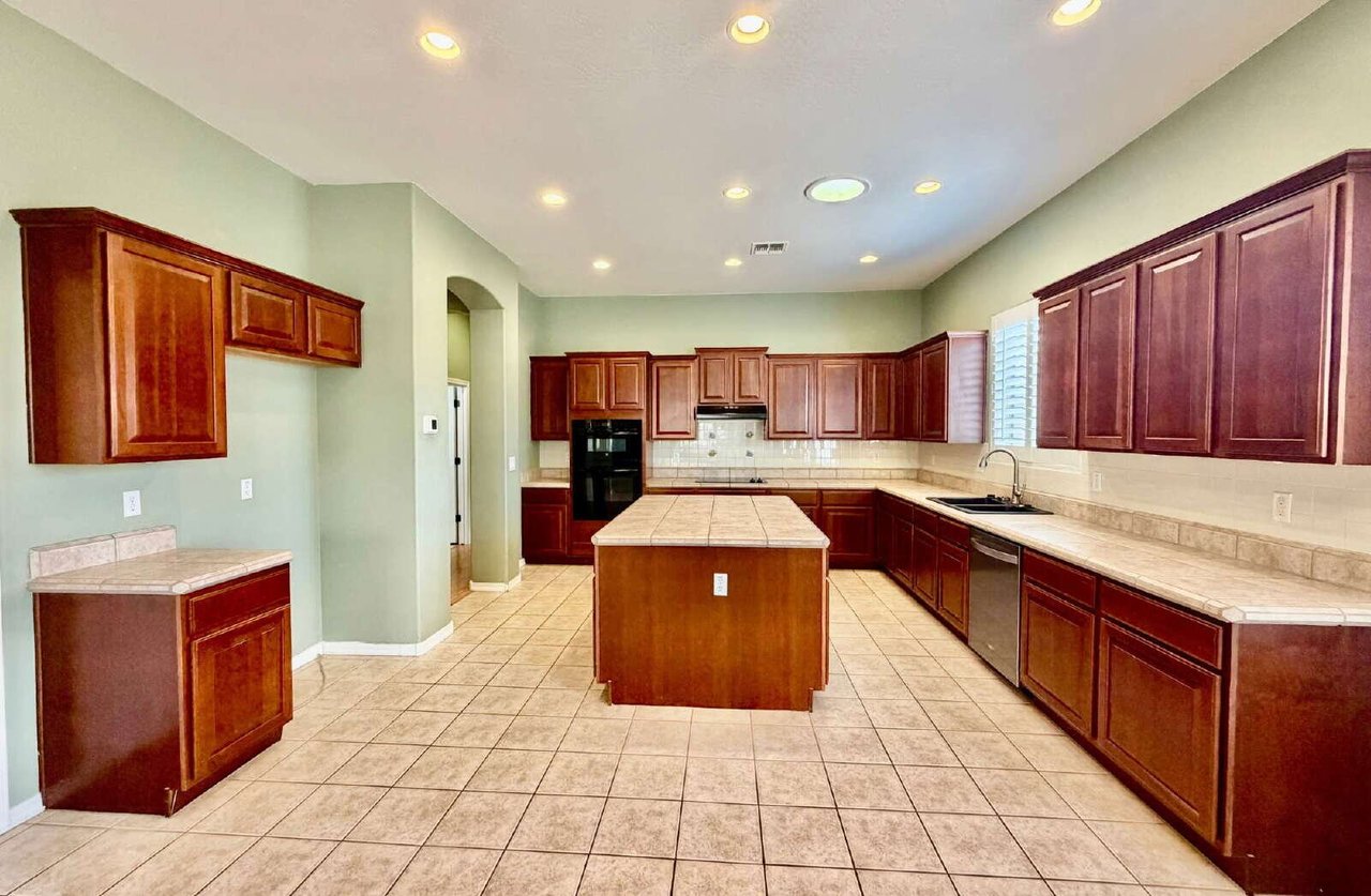 5916 West Fetlock Trail