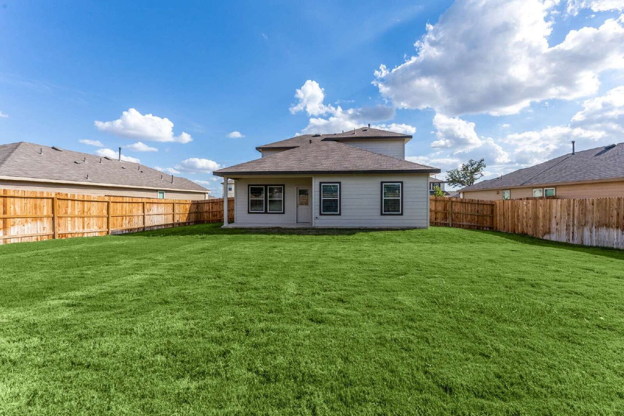 5015 Gully Way