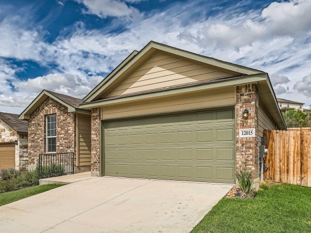 12015 Emerald Shore