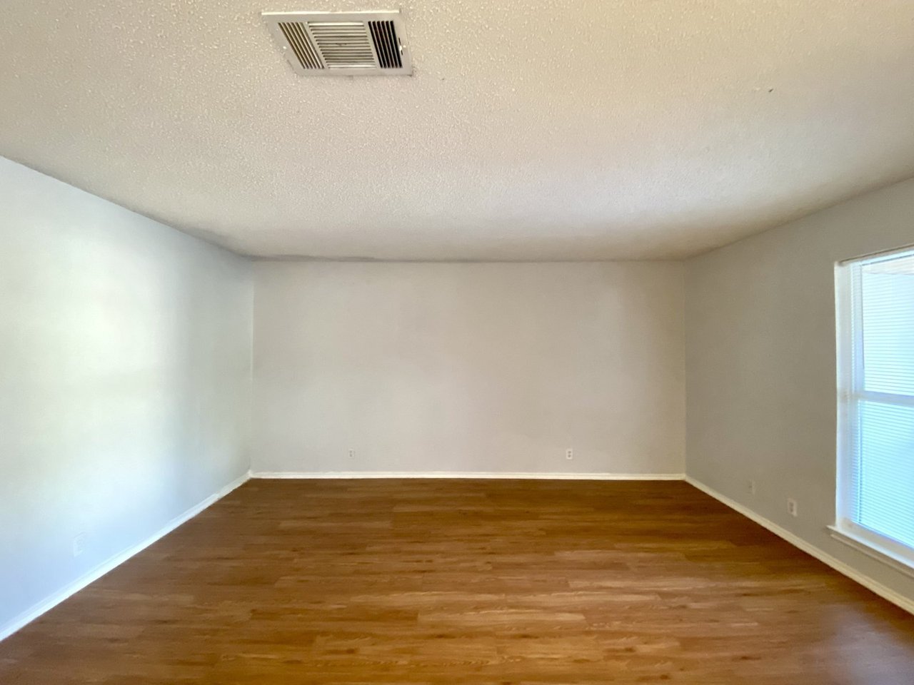 Apt 1