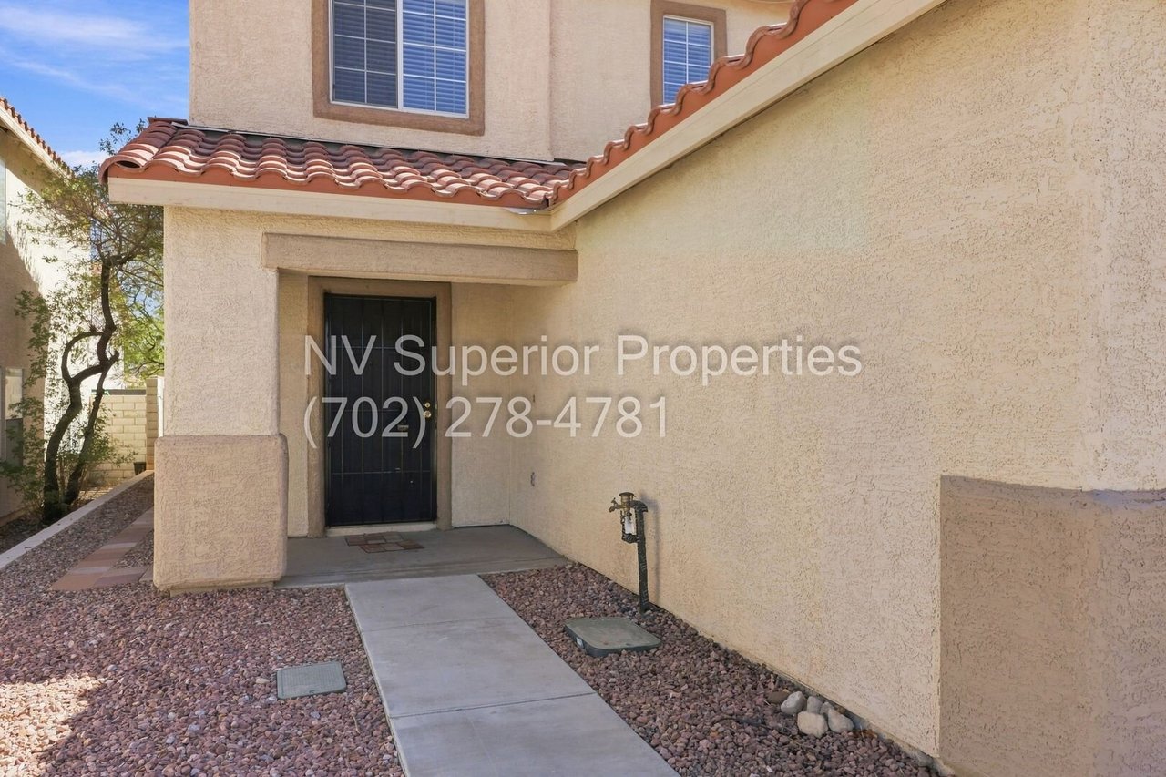 8713 Majestic Pine Avenue Las Vegas, NV 89143