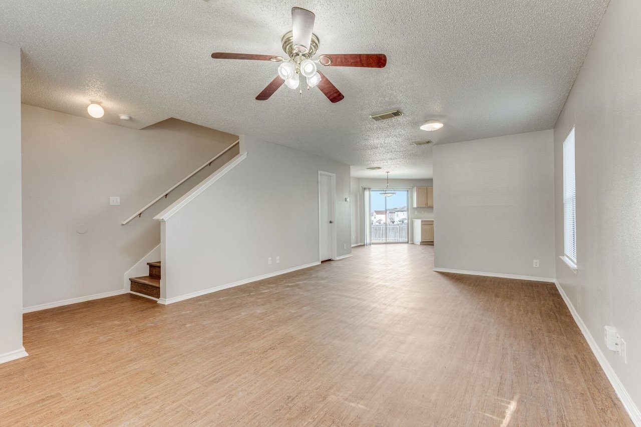 9 Crystal Moon San Antonio, TX 78238