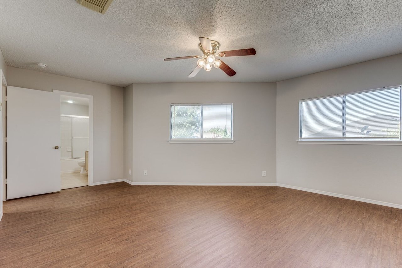 9 Crystal Moon San Antonio, TX 78238