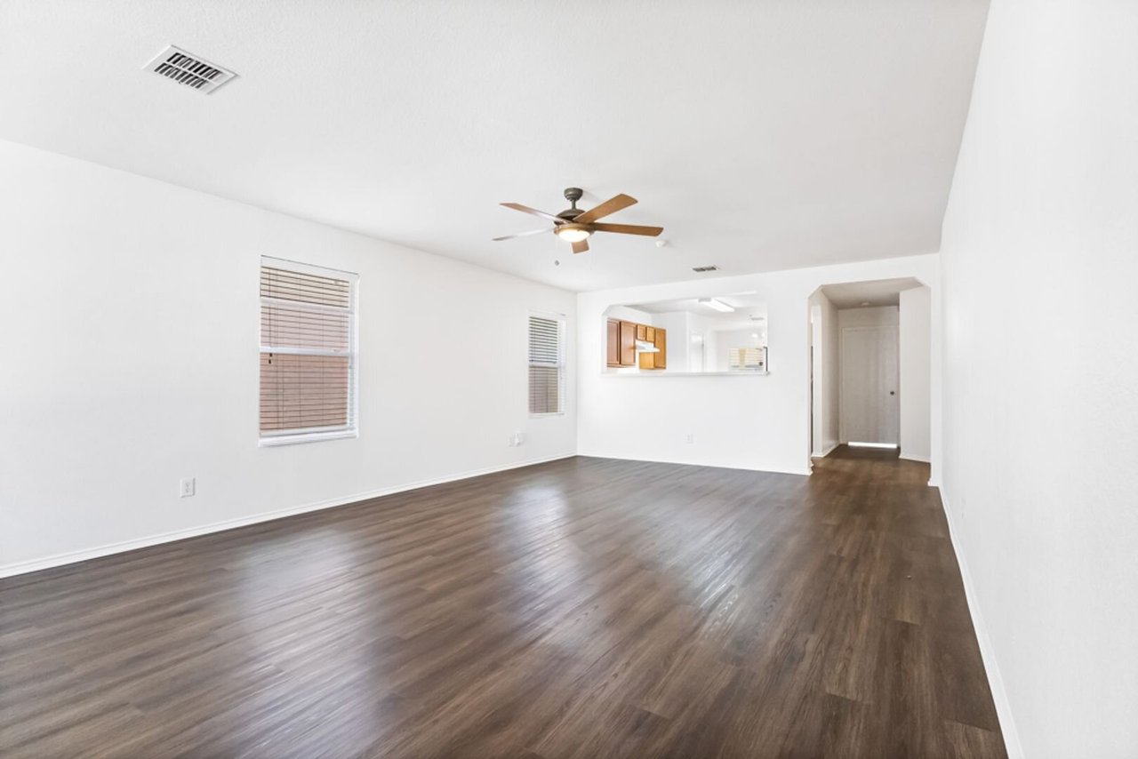 5814 Armstrong Well San Antonio, TX 78249