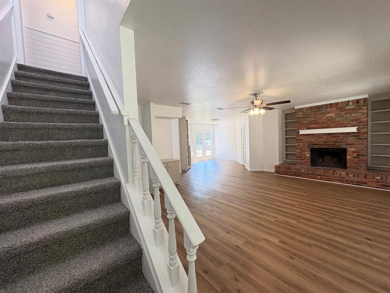 208 Avon Ct